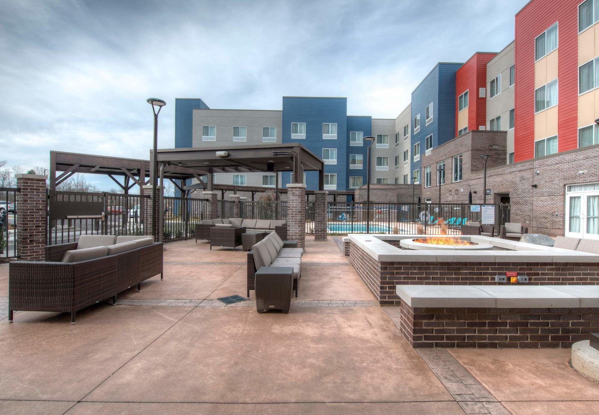 Fairfield Inn & Suites By Marriott Charlotte Airport מראה חיצוני תמונה