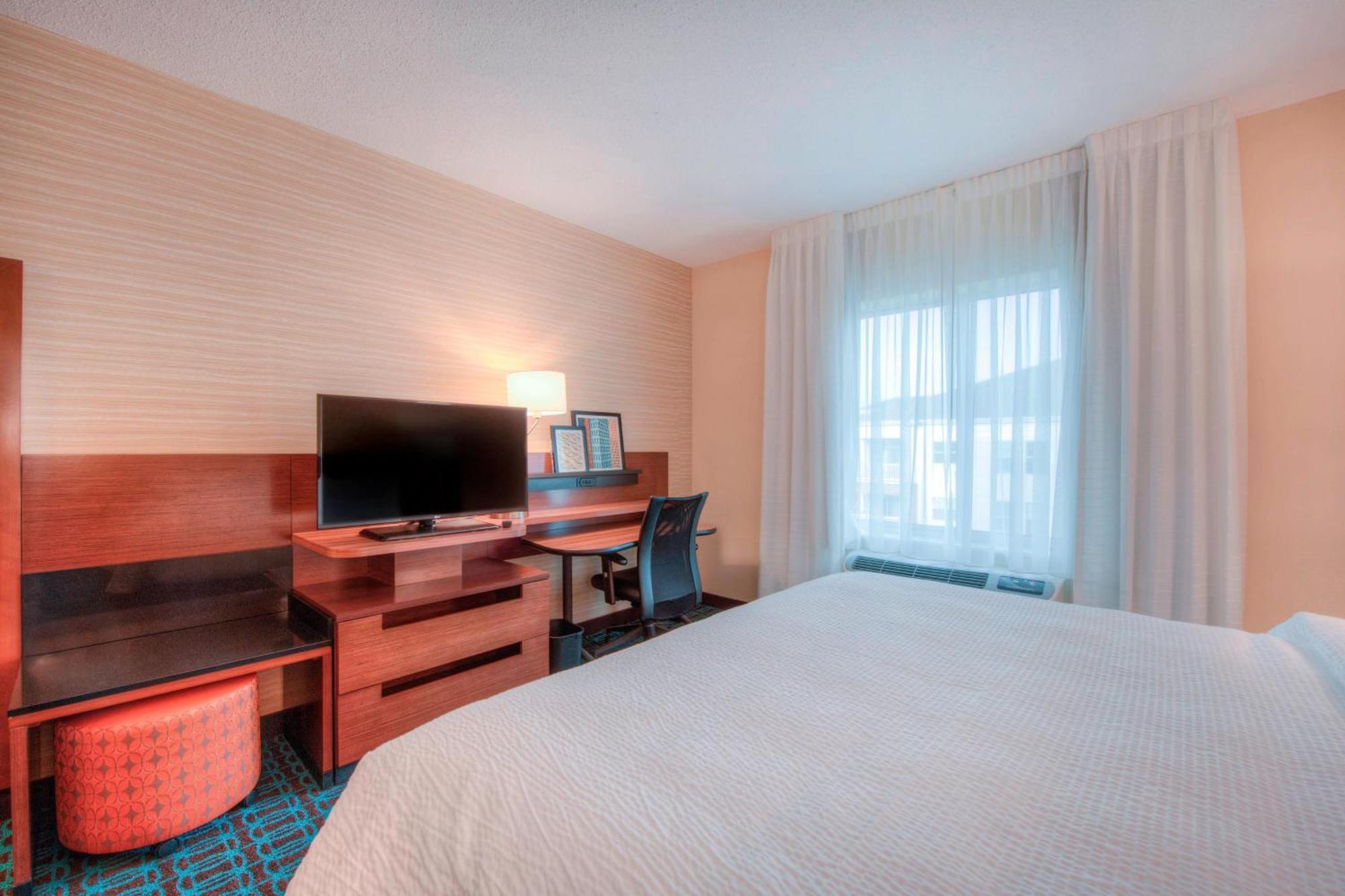 Fairfield Inn & Suites By Marriott Charlotte Airport מראה חיצוני תמונה